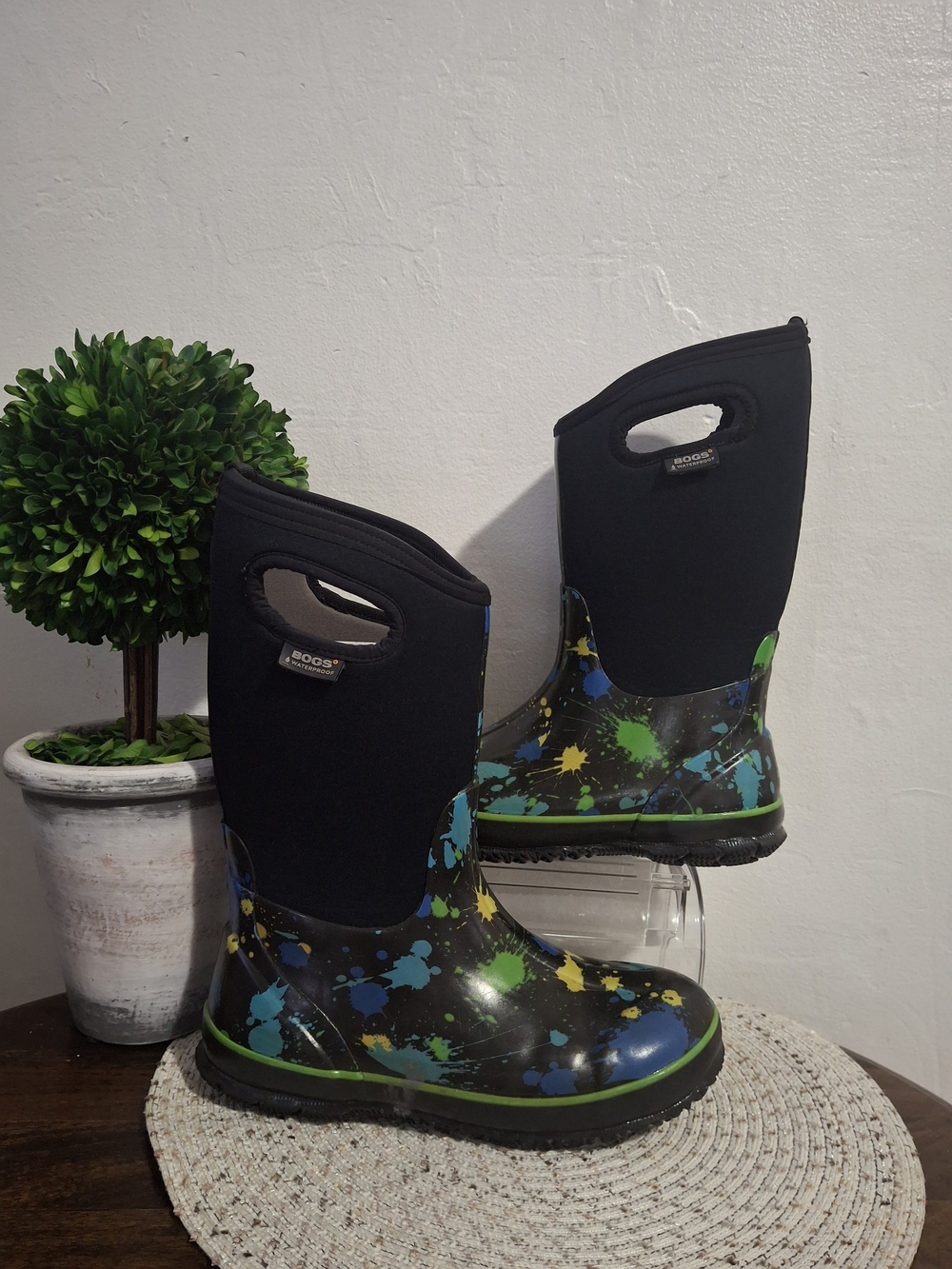 Bogs Kids Black Rain/Snow Boots Size 6.